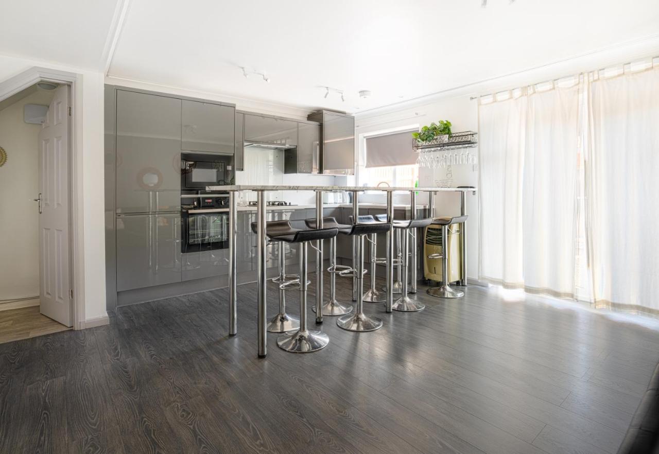 Appartement Perfect Couple Retreat To Unwind&Relax With Hottub à Peacehaven Extérieur photo