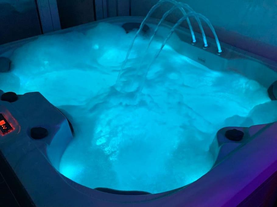 Appartement Perfect Couple Retreat To Unwind&Relax With Hottub à Peacehaven Extérieur photo